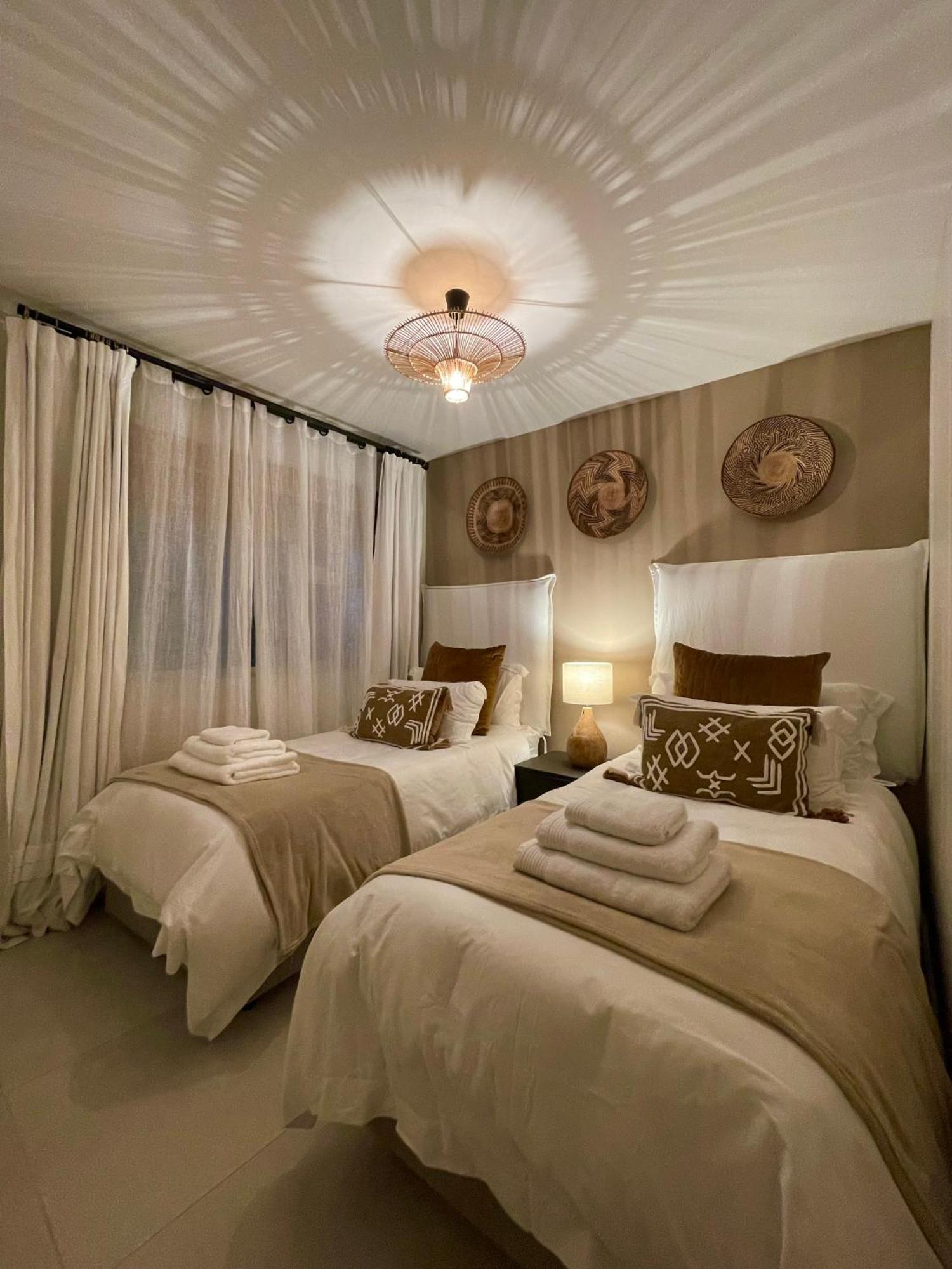 Apartamento Abode Africa Bloubergstrand Exterior foto